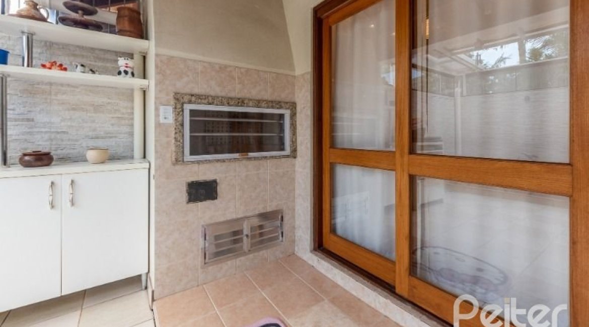 Casa em Condomínio à venda com 186m², 3 dormitórios, 1 suíte, 2 vagas, no bairro Ipanema em Porto Alegre