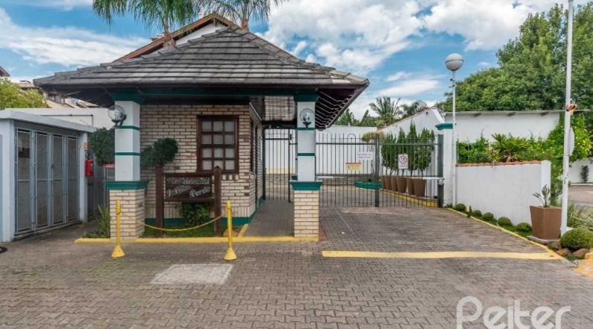 Casa em Condomínio à venda com 186m², 3 dormitórios, 1 suíte, 2 vagas, no bairro Ipanema em Porto Alegre