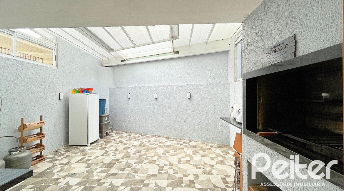 Casa à venda com 150m², 3 dormitórios, 1 suíte, 2 vagas, no bairro Ipanema em Porto Alegre