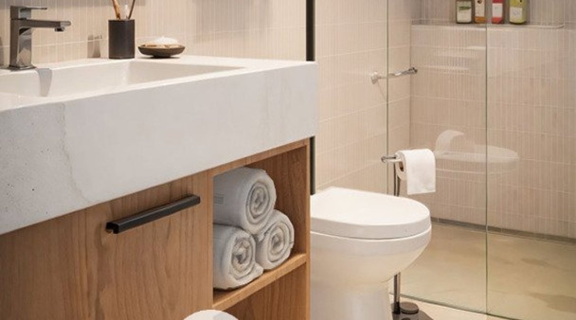 Casa à venda com 276m², 4 dormitórios, 4 suítes, 4 vagas, no bairro Vila Assunção em Porto Alegre