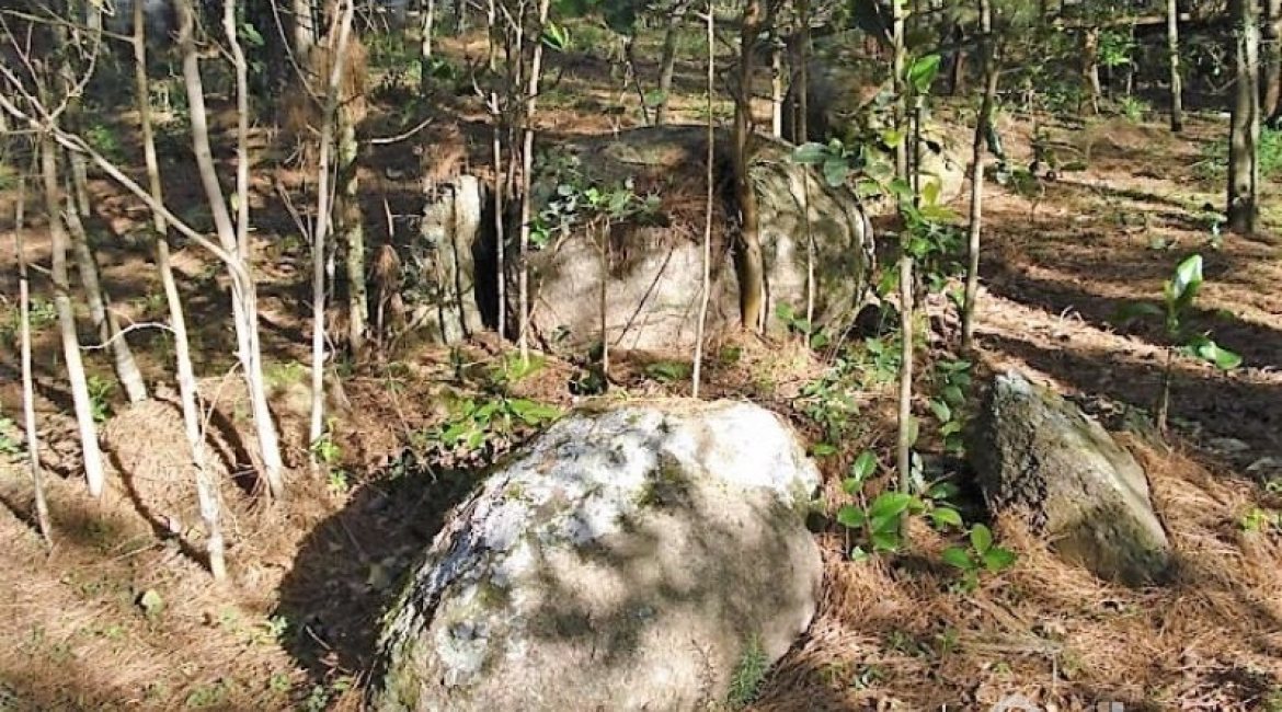 Terreno à venda com 3750m², no bairro Vila Nova em Porto Alegre