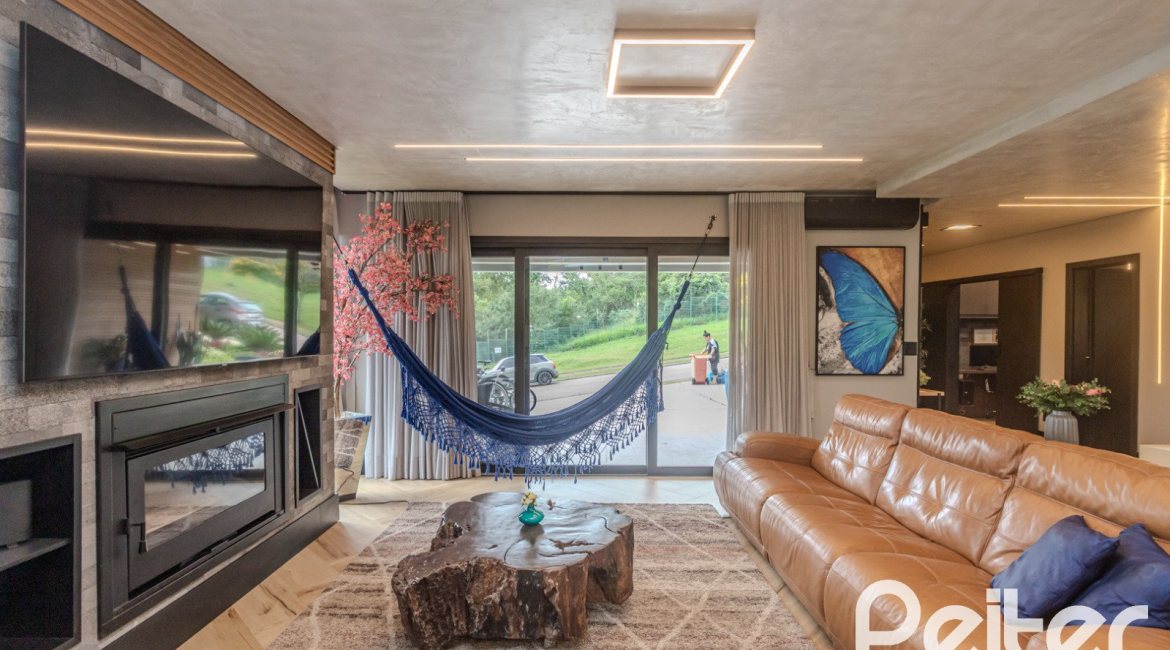 Casa em Condomínio à venda com 359m², 4 dormitórios, 4 suítes, 4 vagas, no bairro Alphaville em PORTO ALEGRE