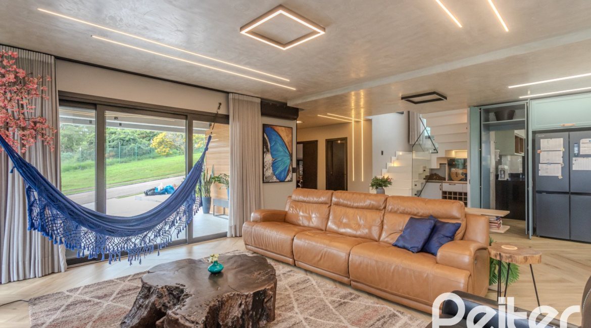 Casa em Condomínio à venda com 359m², 4 dormitórios, 4 suítes, 4 vagas, no bairro Alphaville em PORTO ALEGRE