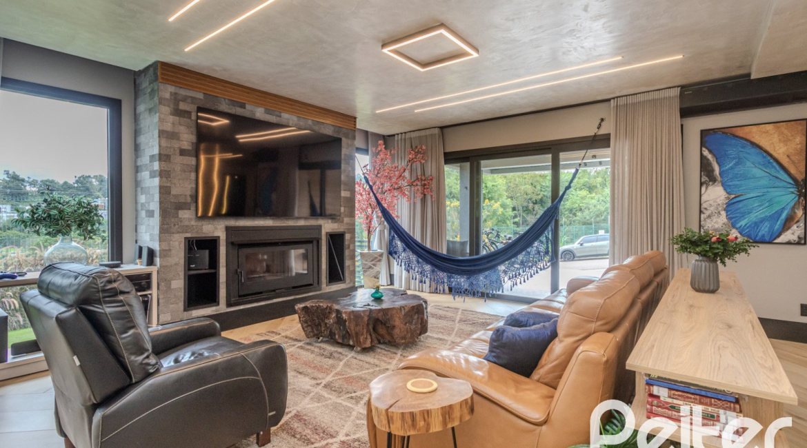 Casa em Condomínio à venda com 359m², 4 dormitórios, 4 suítes, 4 vagas, no bairro Alphaville em PORTO ALEGRE