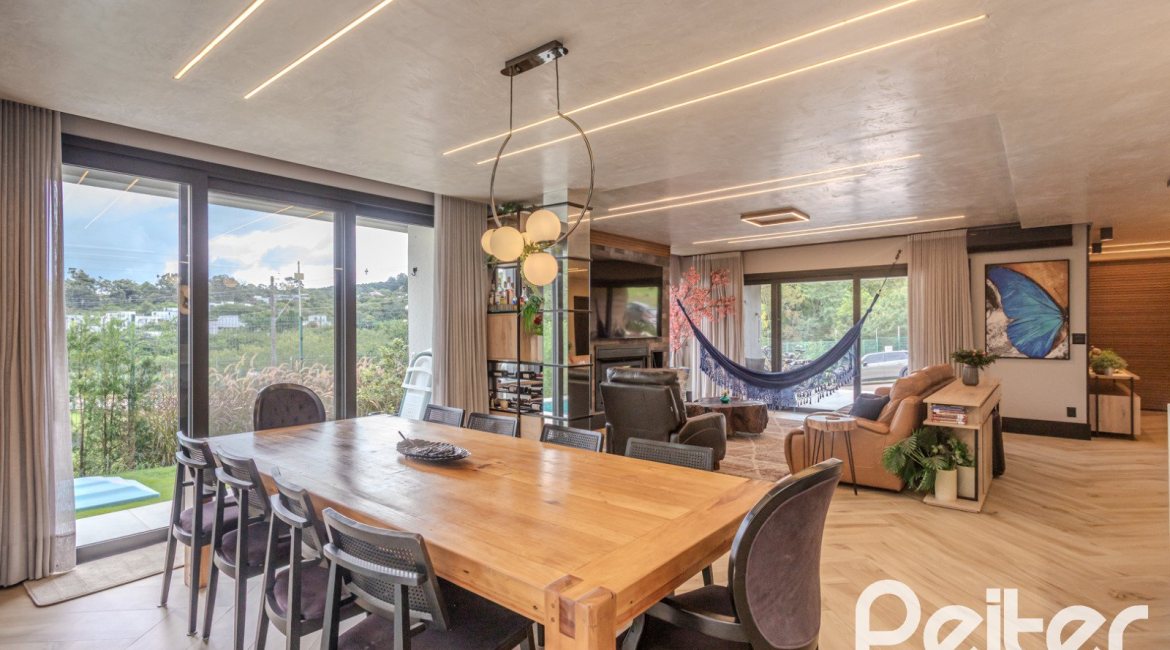 Casa em Condomínio à venda com 359m², 4 dormitórios, 4 suítes, 4 vagas, no bairro Alphaville em PORTO ALEGRE