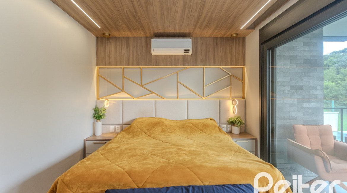 Casa em Condomínio à venda com 359m², 4 dormitórios, 4 suítes, 4 vagas, no bairro Alphaville em PORTO ALEGRE