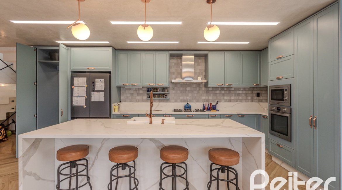 Casa em Condomínio à venda com 359m², 4 dormitórios, 4 suítes, 4 vagas, no bairro Alphaville em PORTO ALEGRE