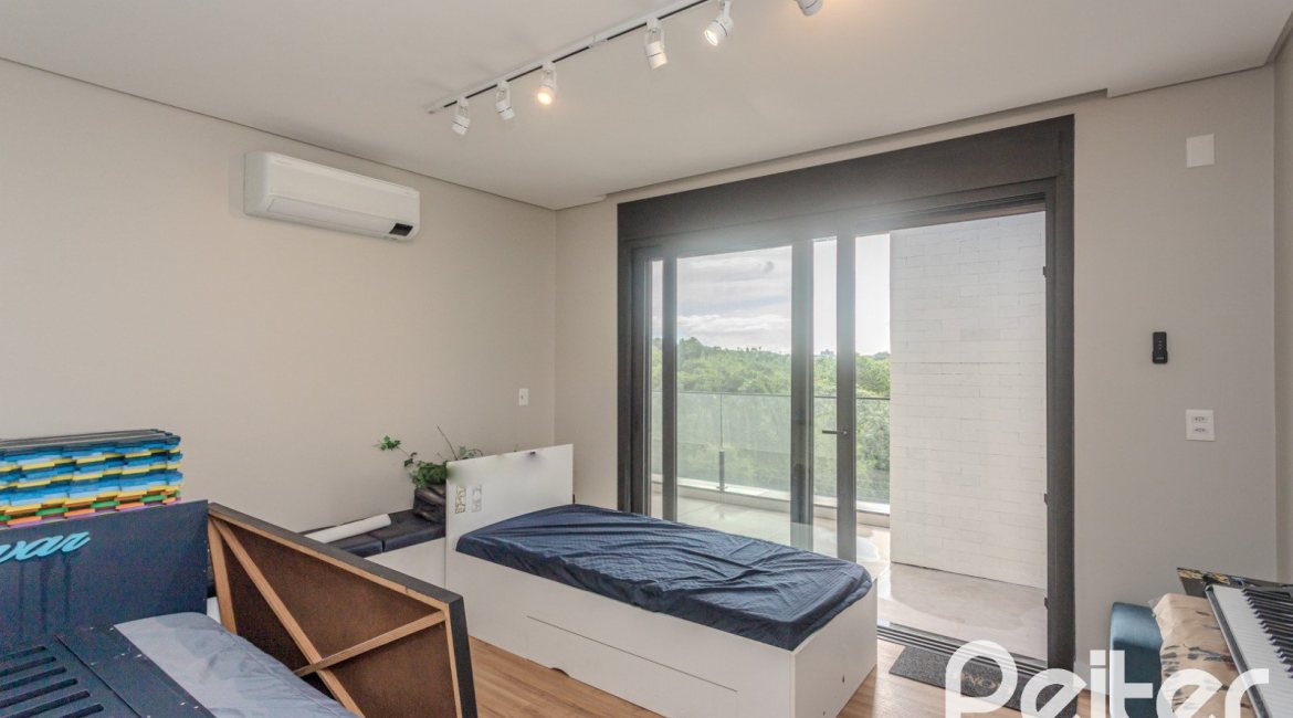 Casa em Condomínio à venda com 359m², 4 dormitórios, 4 suítes, 4 vagas, no bairro Alphaville em PORTO ALEGRE