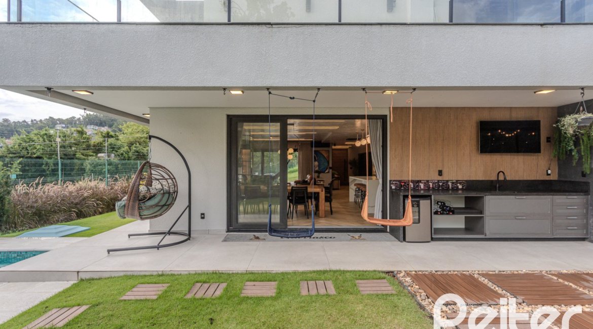 Casa em Condomínio à venda com 359m², 4 dormitórios, 4 suítes, 4 vagas, no bairro Alphaville em PORTO ALEGRE