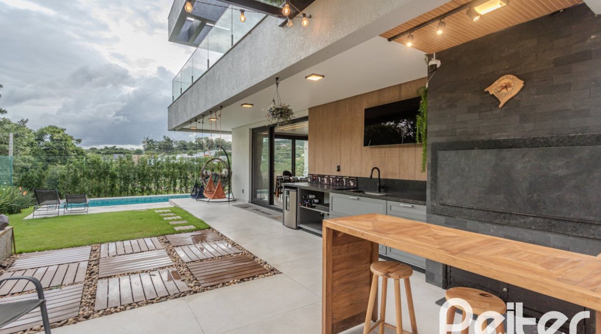 Casa em Condomínio à venda com 359m², 4 dormitórios, 4 suítes, 4 vagas, no bairro Alphaville em PORTO ALEGRE