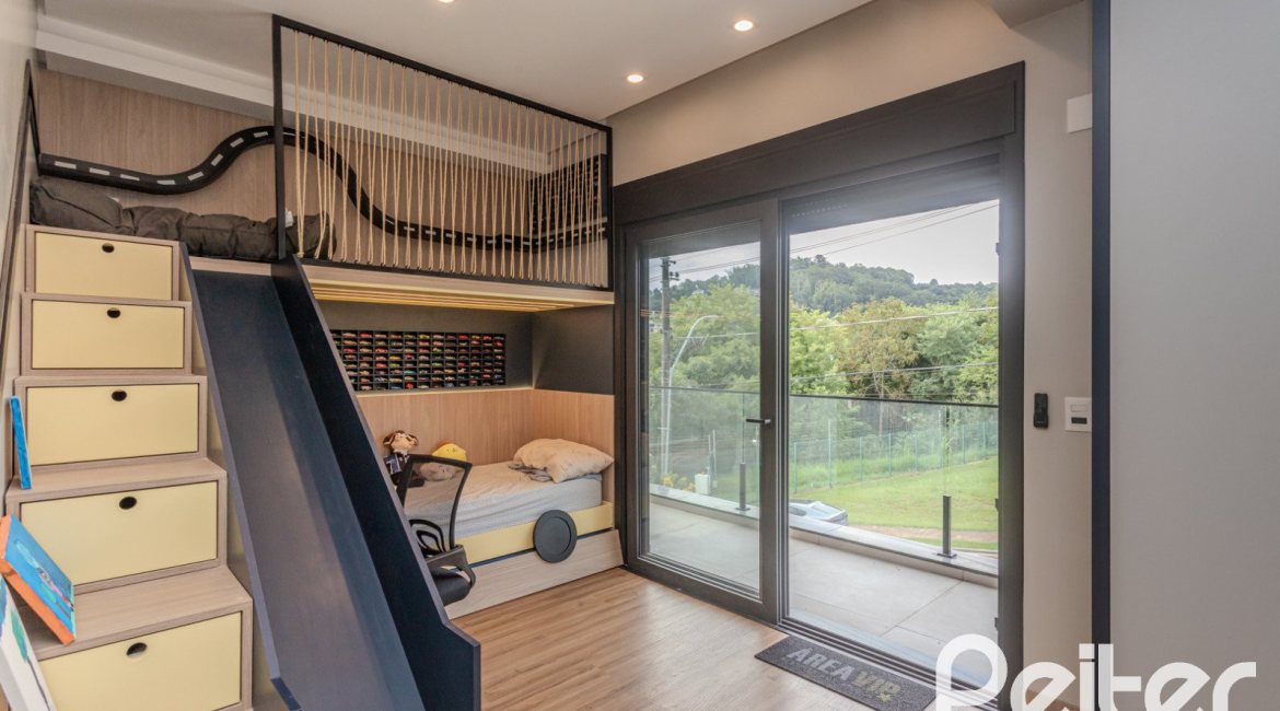 Casa em Condomínio à venda com 359m², 4 dormitórios, 4 suítes, 4 vagas, no bairro Alphaville em PORTO ALEGRE