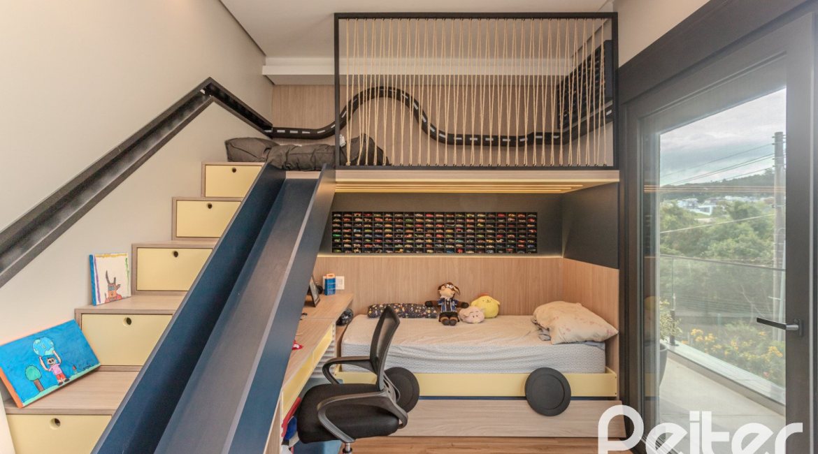 Casa em Condomínio à venda com 359m², 4 dormitórios, 4 suítes, 4 vagas, no bairro Alphaville em PORTO ALEGRE