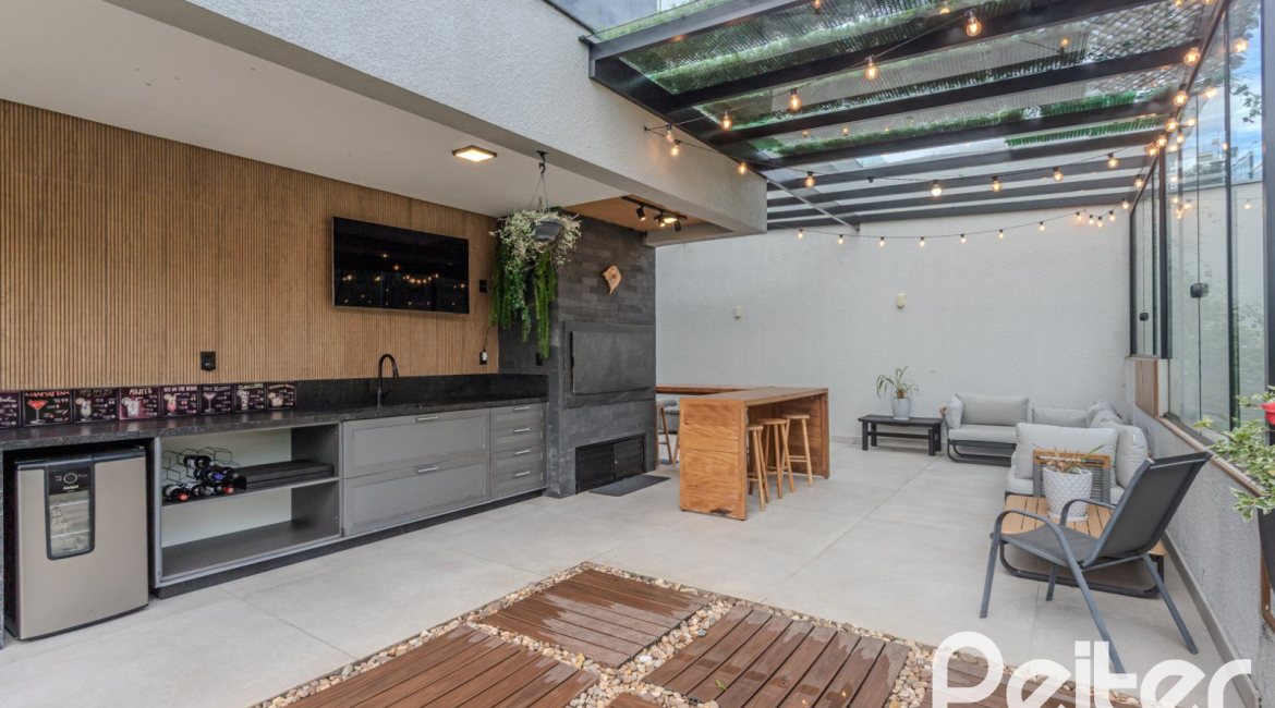 Casa em Condomínio à venda com 359m², 4 dormitórios, 4 suítes, 4 vagas, no bairro Alphaville em PORTO ALEGRE