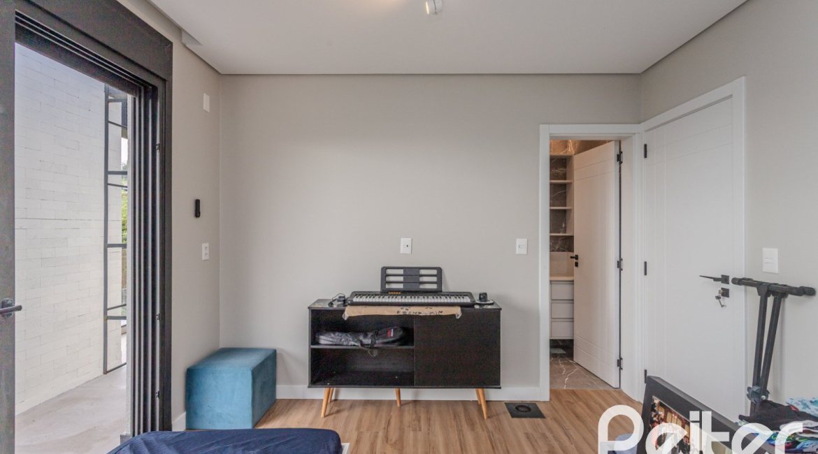 Casa em Condomínio à venda com 359m², 4 dormitórios, 4 suítes, 4 vagas, no bairro Alphaville em PORTO ALEGRE