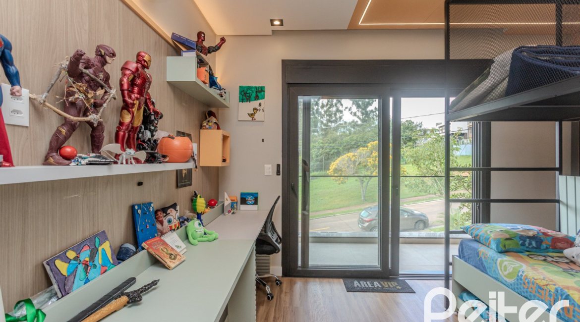 Casa em Condomínio à venda com 359m², 4 dormitórios, 4 suítes, 4 vagas, no bairro Alphaville em PORTO ALEGRE