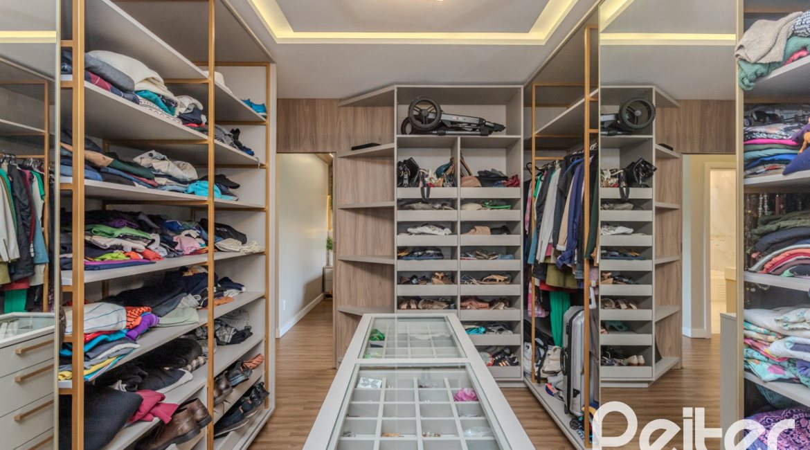 Casa em Condomínio à venda com 359m², 4 dormitórios, 4 suítes, 4 vagas, no bairro Alphaville em PORTO ALEGRE