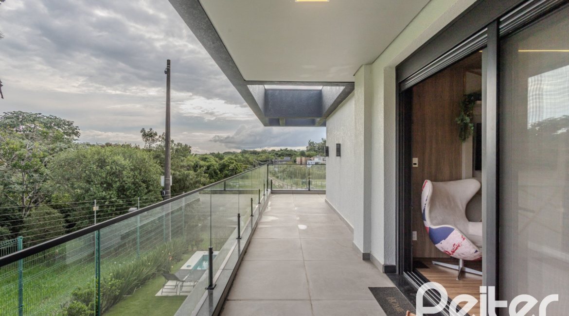 Casa em Condomínio à venda com 359m², 4 dormitórios, 4 suítes, 4 vagas, no bairro Alphaville em PORTO ALEGRE