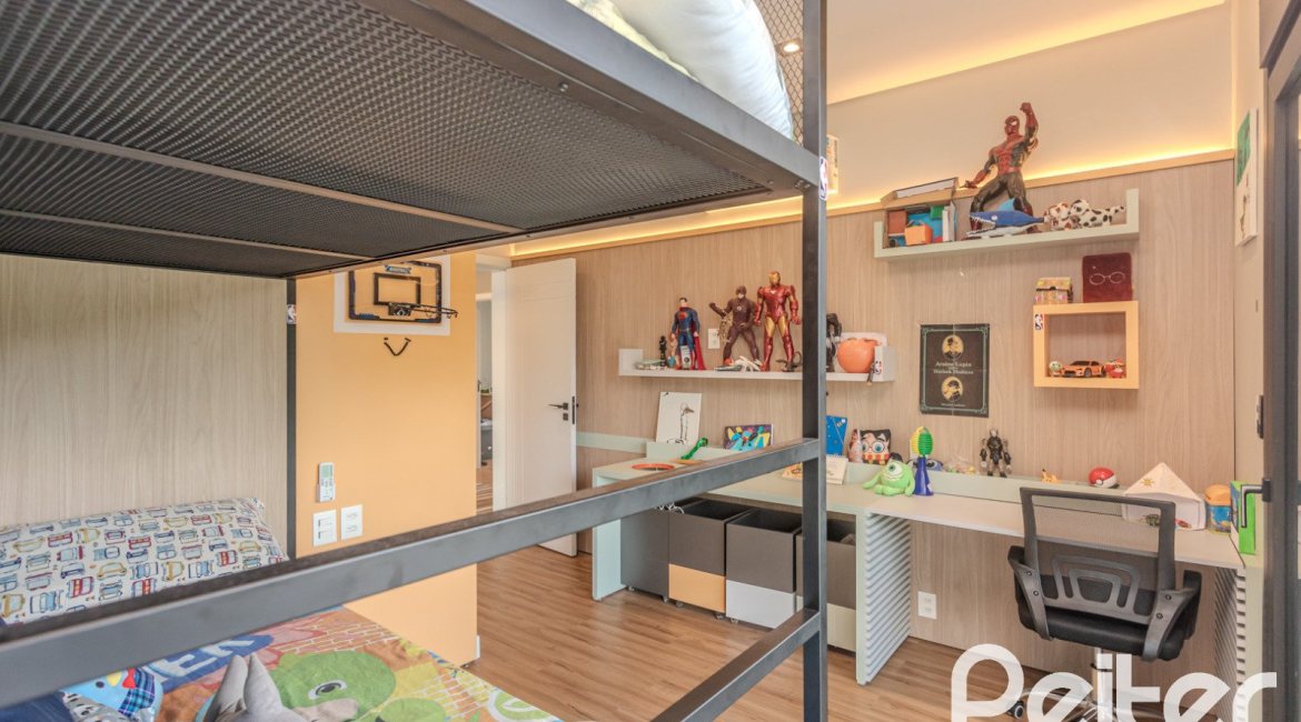 Casa em Condomínio à venda com 359m², 4 dormitórios, 4 suítes, 4 vagas, no bairro Alphaville em PORTO ALEGRE