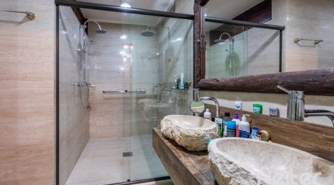 Apartamento à venda com 320m², 3 dormitórios, 1 suíte, 2 vagas, no bairro Menino Deus em Porto Alegre