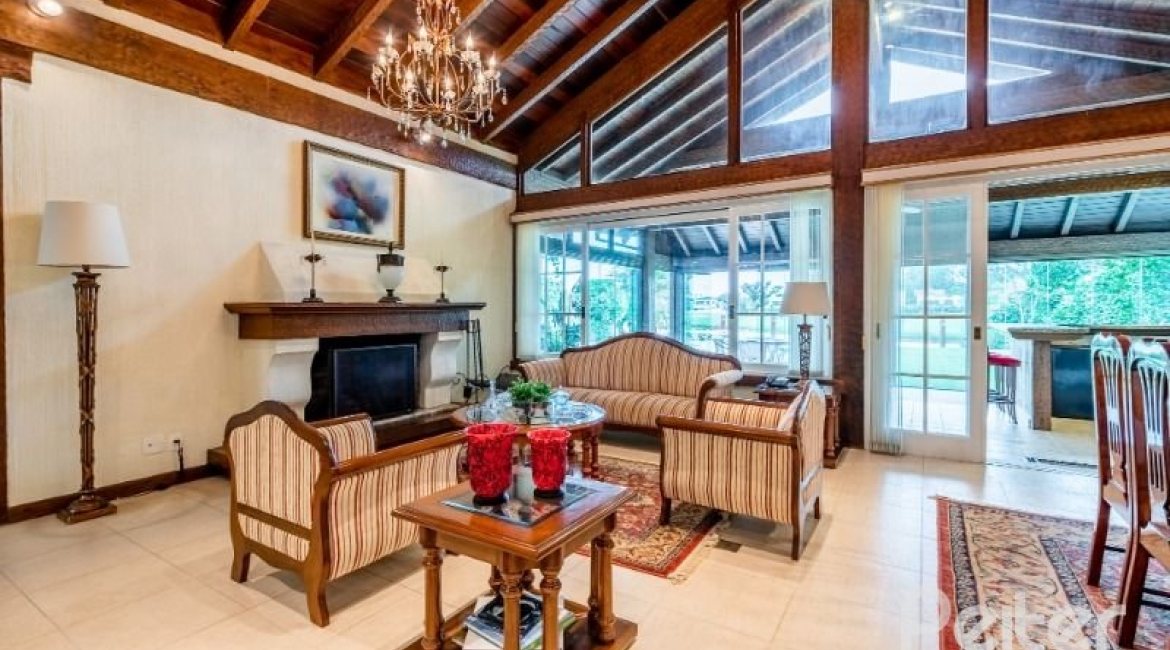 Casa em Condomínio à venda com 449m², 3 dormitórios, 3 suítes, 6 vagas, no bairro Terra Ville em PORTO ALEGRE