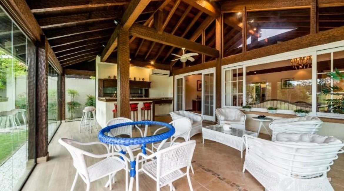 Casa em Condomínio à venda com 449m², 3 dormitórios, 3 suítes, 6 vagas, no bairro Terra Ville em PORTO ALEGRE