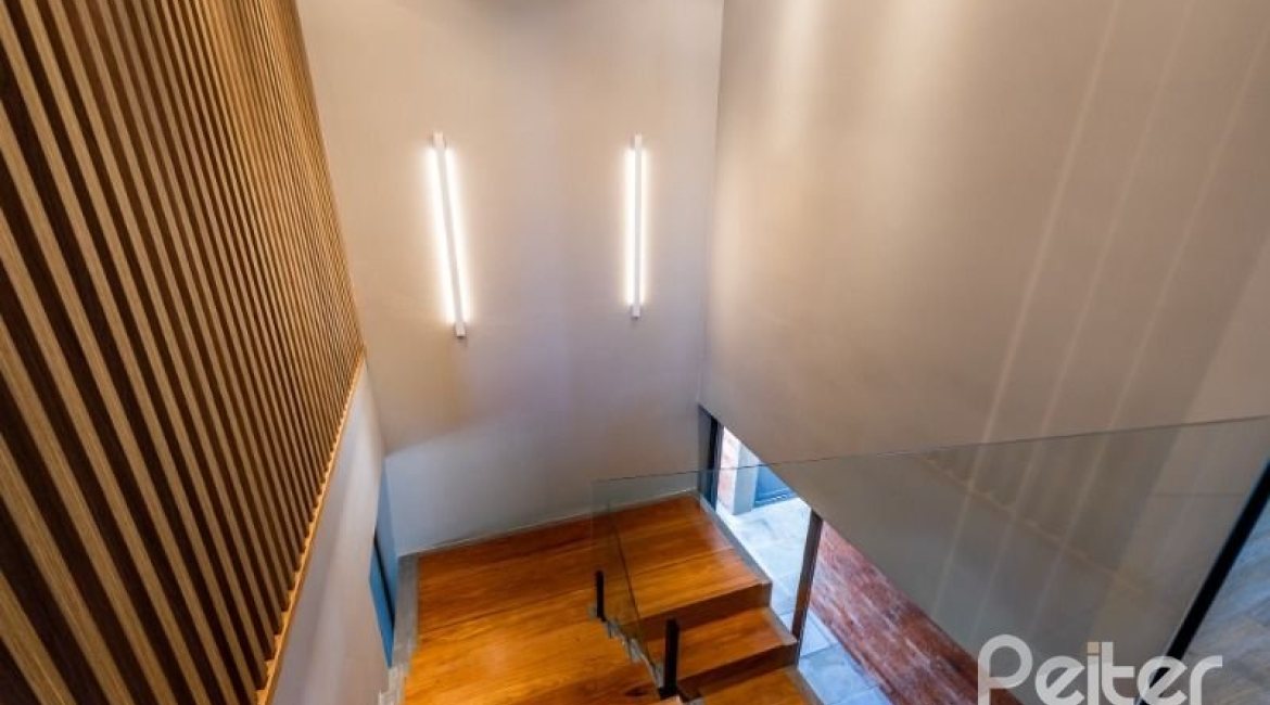 Casa em Condomínio à venda com 488m², 4 dormitórios, 4 suítes, 3 vagas, no bairro Alphaville em PORTO ALEGRE