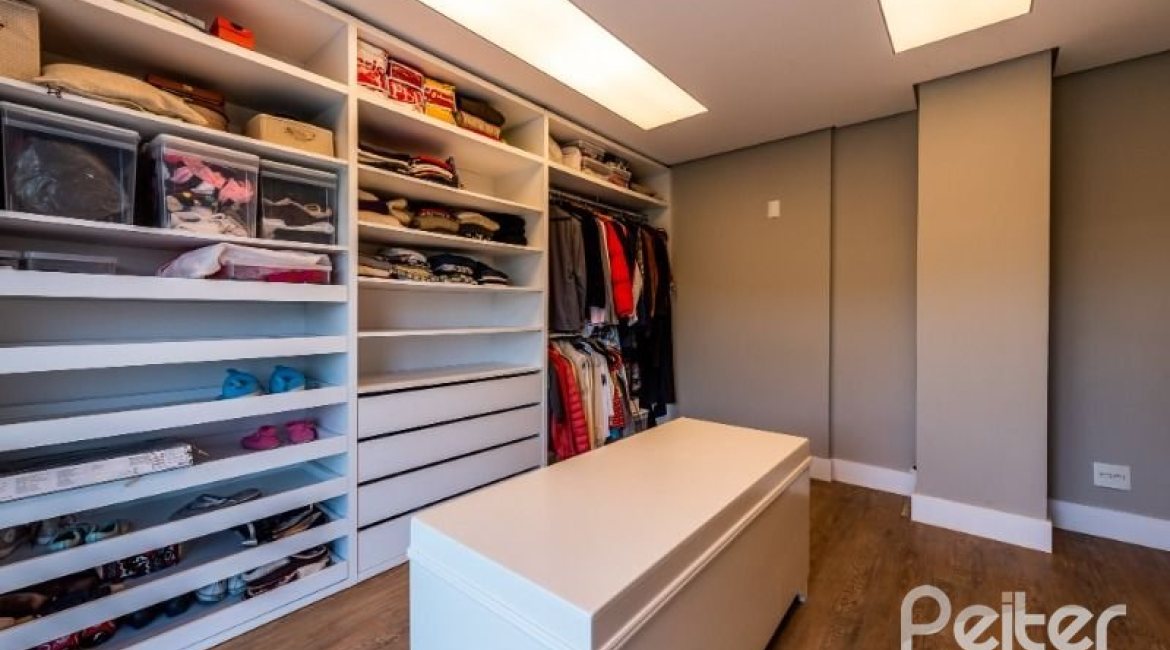 Casa em Condomínio à venda com 488m², 4 dormitórios, 4 suítes, 3 vagas, no bairro Alphaville em PORTO ALEGRE