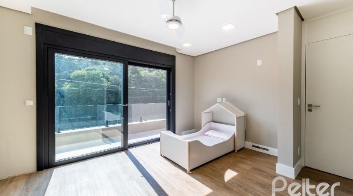 Casa em Condomínio à venda com 488m², 4 dormitórios, 4 suítes, 3 vagas, no bairro Alphaville em PORTO ALEGRE