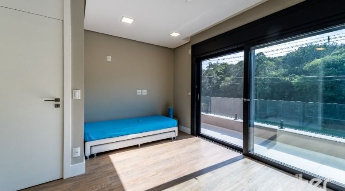 Casa em Condomínio à venda com 488m², 4 dormitórios, 4 suítes, 3 vagas, no bairro Alphaville em PORTO ALEGRE