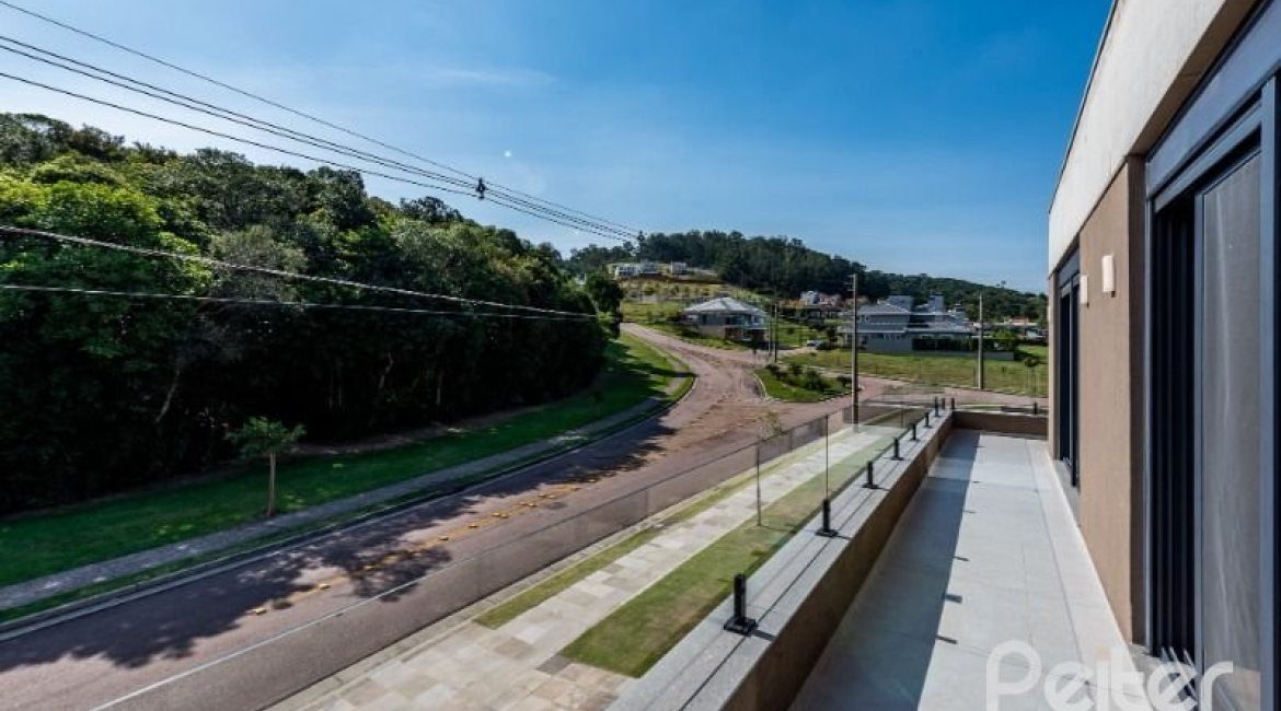 Casa em Condomínio à venda com 488m², 4 dormitórios, 4 suítes, 3 vagas, no bairro Alphaville em PORTO ALEGRE