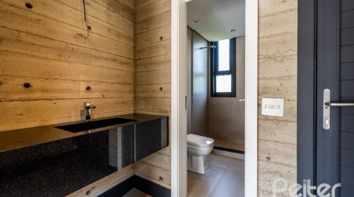 Casa em Condomínio à venda com 488m², 4 dormitórios, 4 suítes, 3 vagas, no bairro Alphaville em PORTO ALEGRE