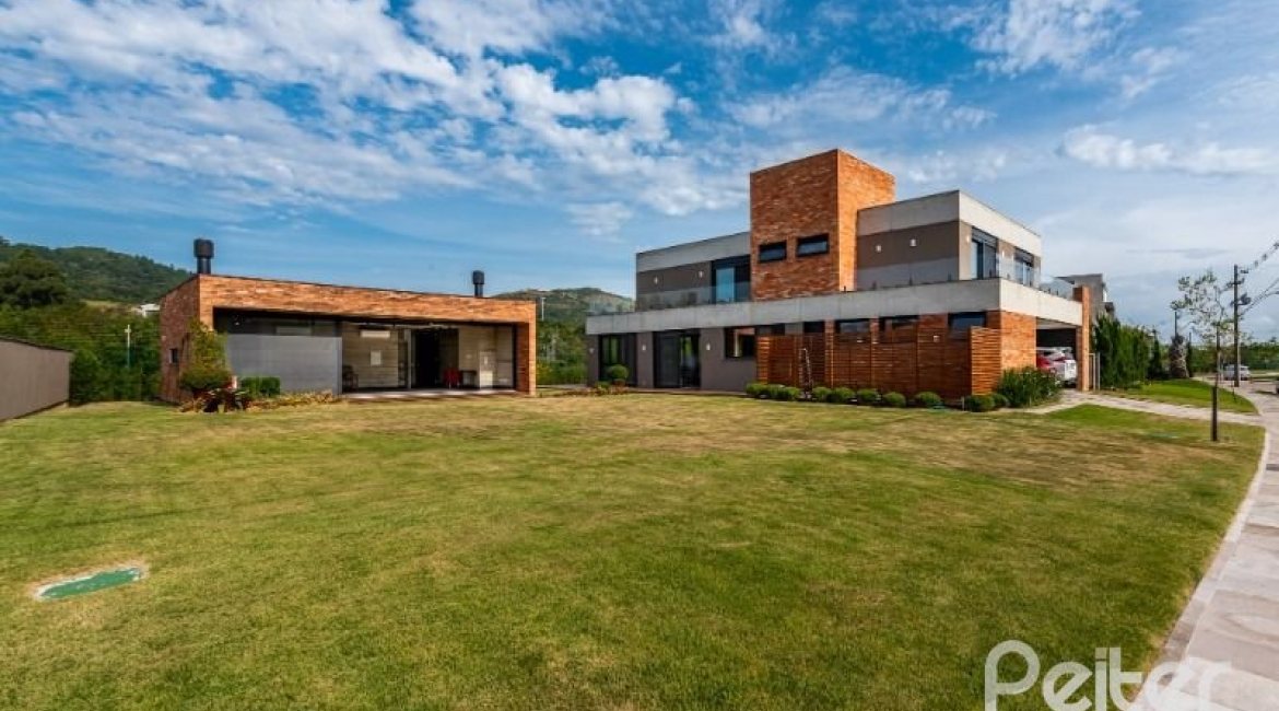 Casa em Condomínio à venda com 488m², 4 dormitórios, 4 suítes, 3 vagas, no bairro Alphaville em PORTO ALEGRE