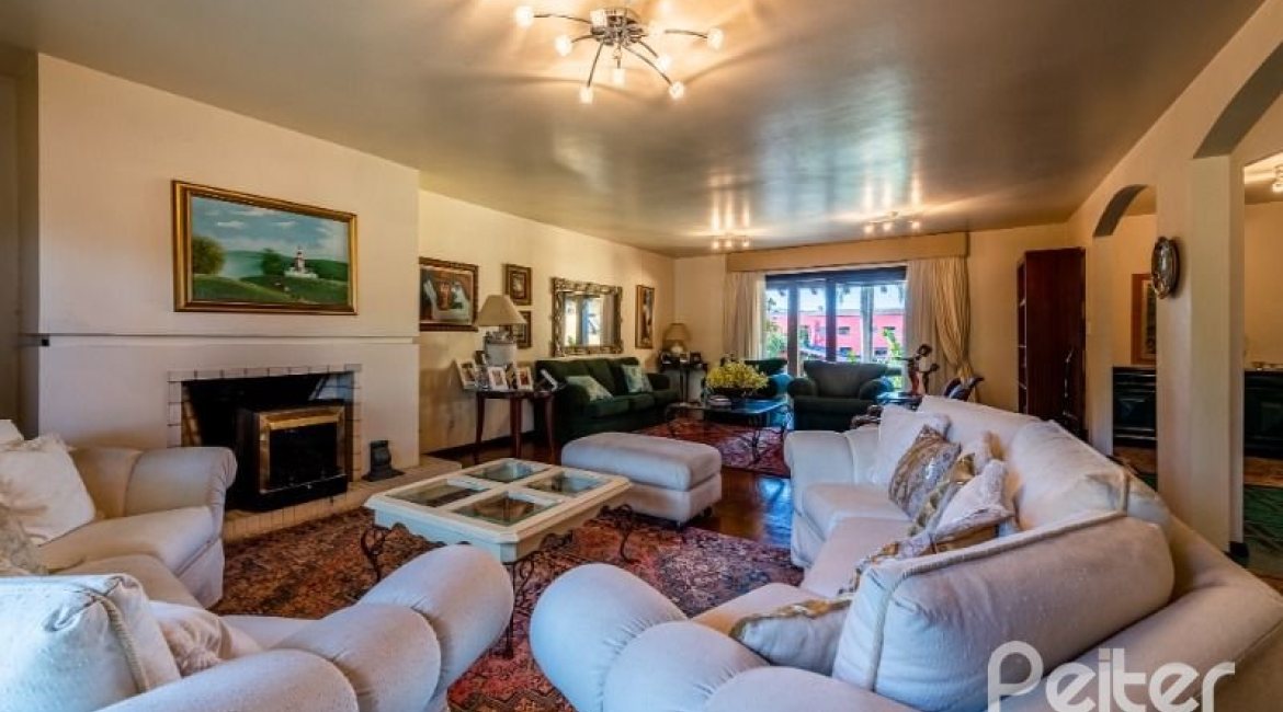 Casa em Condomínio à venda com 400m², 5 dormitórios, 2 suítes, 3 vagas, no bairro Cavalhada em PORTO ALEGRE