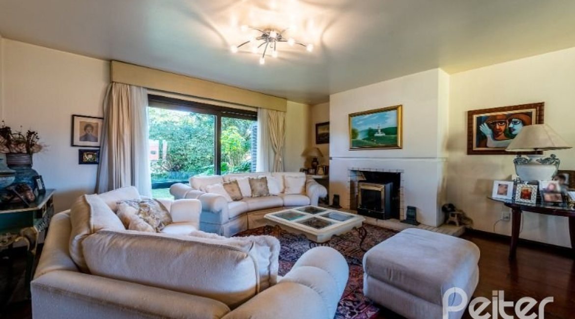 Casa em Condomínio à venda com 400m², 5 dormitórios, 2 suítes, 3 vagas, no bairro Cavalhada em PORTO ALEGRE