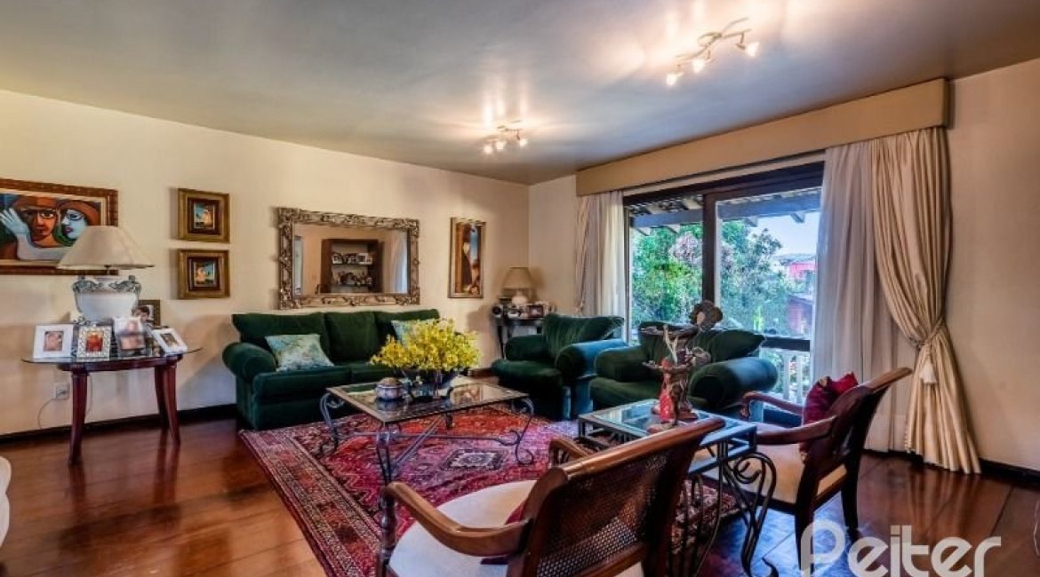 Casa em Condomínio à venda com 400m², 5 dormitórios, 2 suítes, 3 vagas, no bairro Cavalhada em PORTO ALEGRE