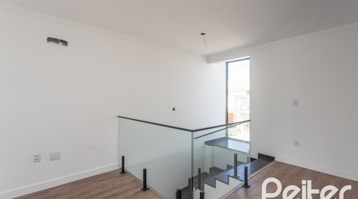 Casa em Condomínio à venda com 150m², 3 dormitórios, 3 suítes, 2 vagas, no bairro Hípica em PORTO ALEGRE