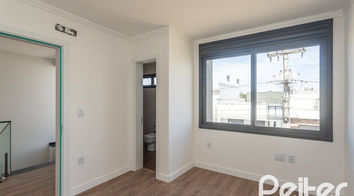 Casa em Condomínio à venda com 150m², 3 dormitórios, 3 suítes, 2 vagas, no bairro Hípica em PORTO ALEGRE