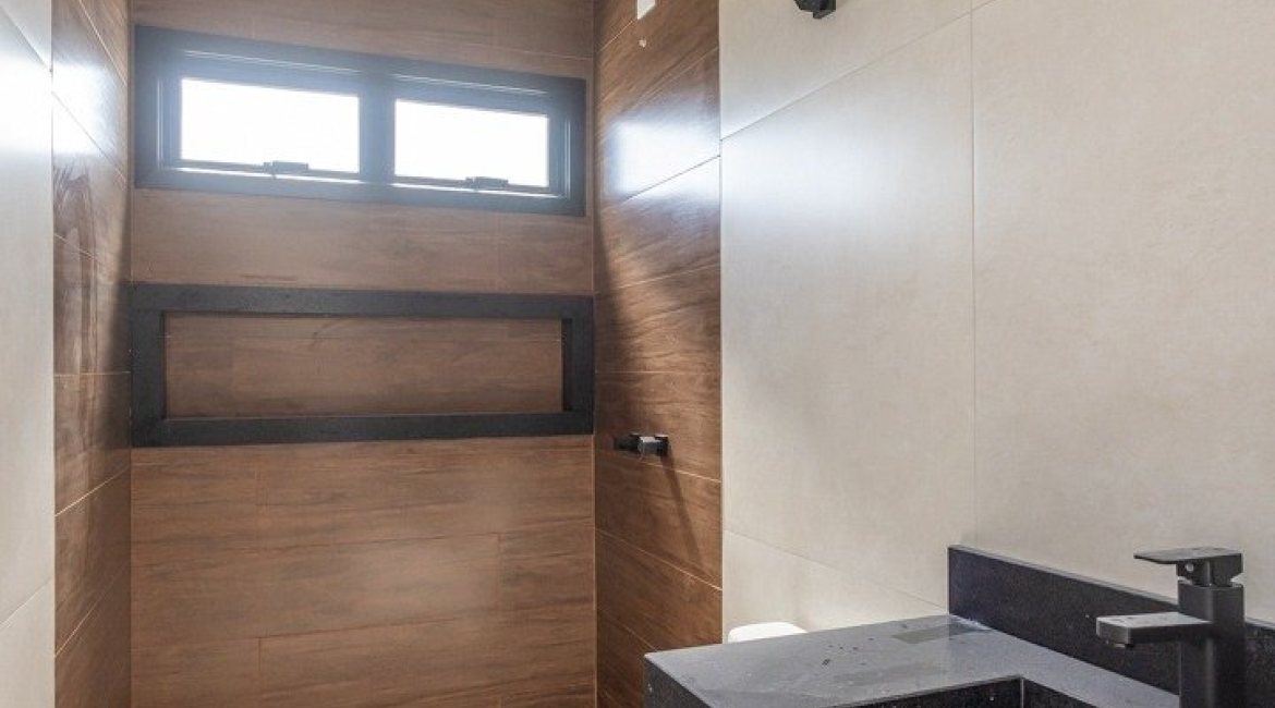 Casa em Condomínio à venda com 150m², 3 dormitórios, 3 suítes, 2 vagas, no bairro Hípica em PORTO ALEGRE