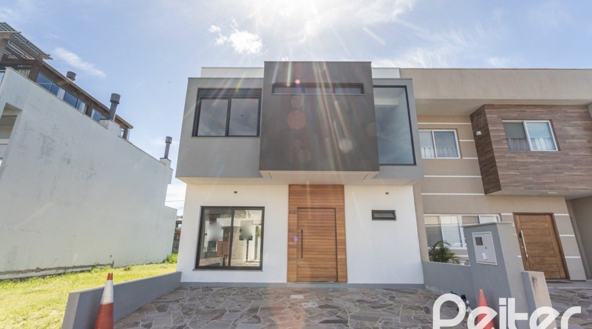 Casa em Condomínio à venda com 150m², 3 dormitórios, 3 suítes, 2 vagas, no bairro Hípica em PORTO ALEGRE