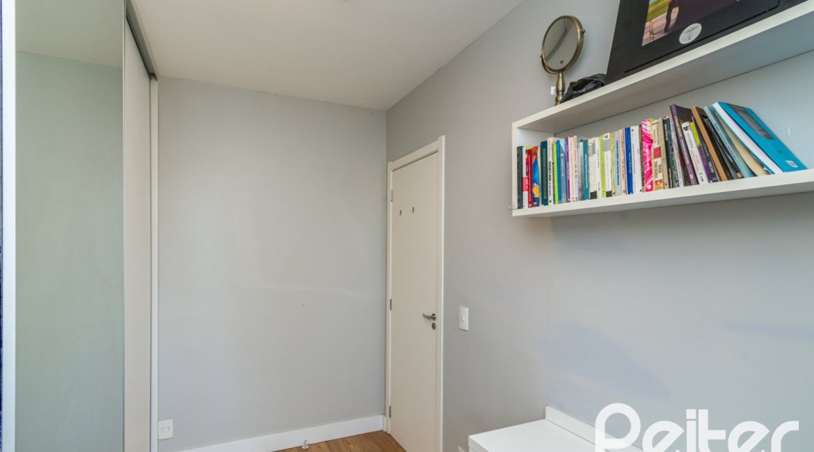 Apartamento à venda com 61m², 3 dormitórios, 1 suíte, 1 vaga, no bairro Ipanema em PORTO ALEGRE