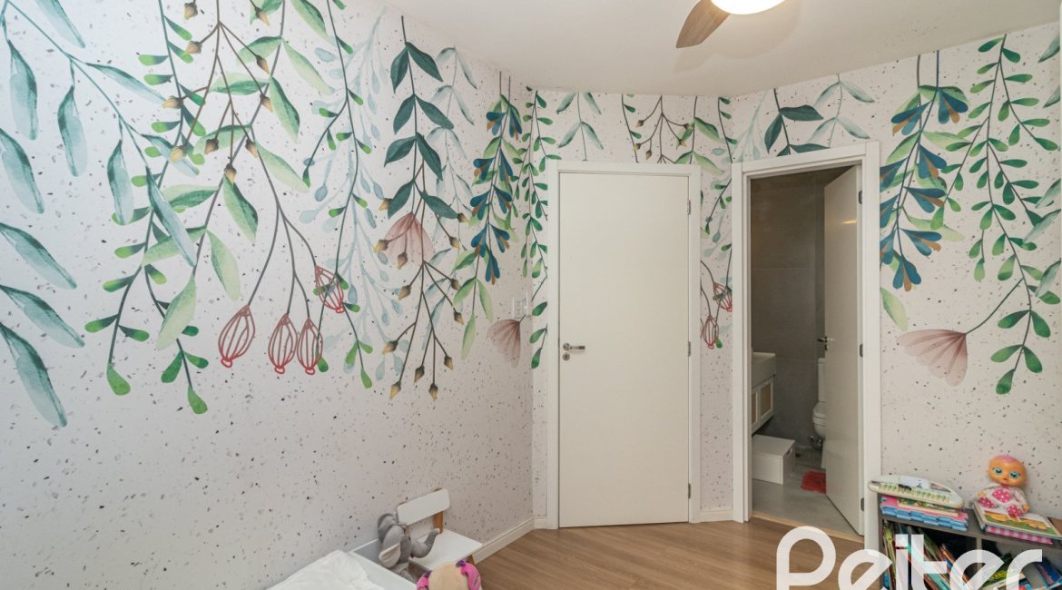 Casa à venda com 208m², 3 dormitórios, 3 suítes, 2 vagas, no bairro Vila Conceição em Porto Alegre