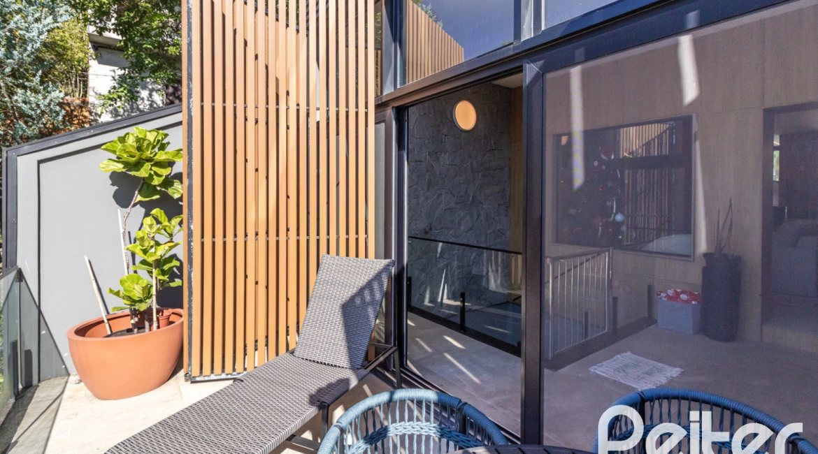 Casa à venda com 208m², 3 dormitórios, 3 suítes, 2 vagas, no bairro Vila Conceição em Porto Alegre