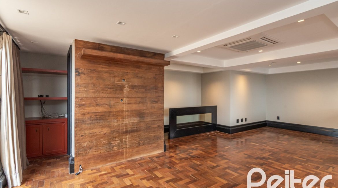 Cobertura à venda com 165m², 3 dormitórios, 1 suíte, 1 vaga, no bairro Tristeza em PORTO ALEGRE