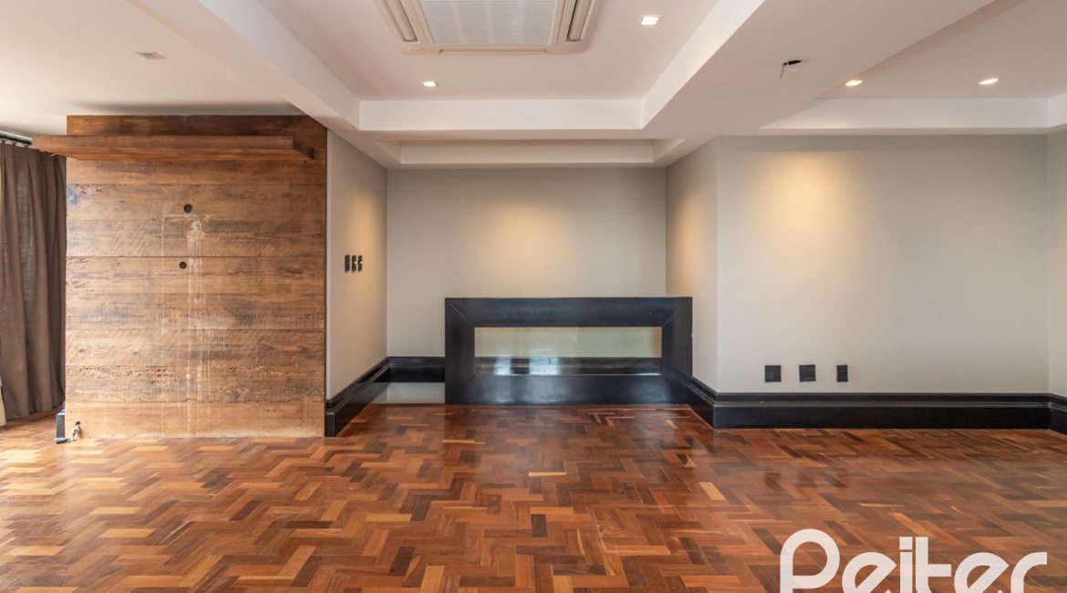 Cobertura à venda com 165m², 3 dormitórios, 1 suíte, 1 vaga, no bairro Tristeza em PORTO ALEGRE