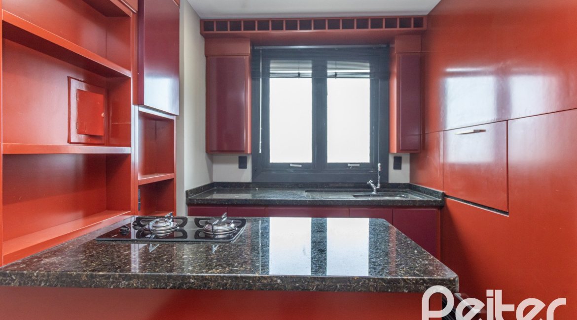 Cobertura à venda com 165m², 3 dormitórios, 1 suíte, 1 vaga, no bairro Tristeza em PORTO ALEGRE