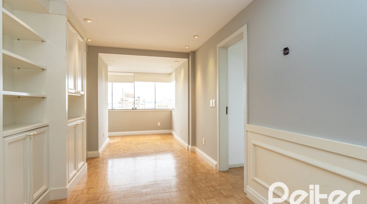 Cobertura à venda com 165m², 3 dormitórios, 1 suíte, 1 vaga, no bairro Tristeza em PORTO ALEGRE