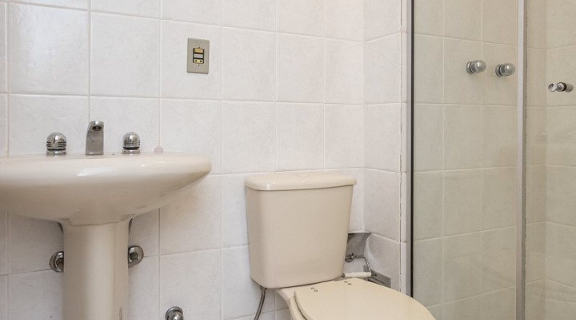 Cobertura à venda com 165m², 3 dormitórios, 1 suíte, 1 vaga, no bairro Tristeza em PORTO ALEGRE