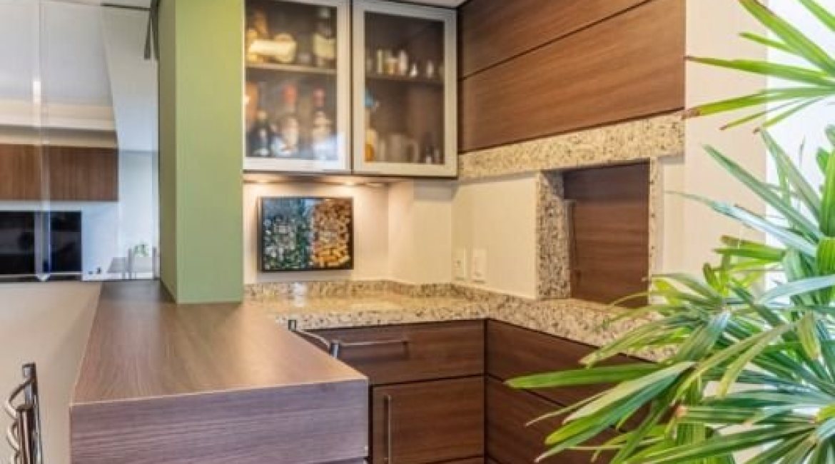 Apartamento à venda com 88m², 3 dormitórios, 1 suíte, 2 vagas, no bairro Tristeza em PORTO ALEGRE