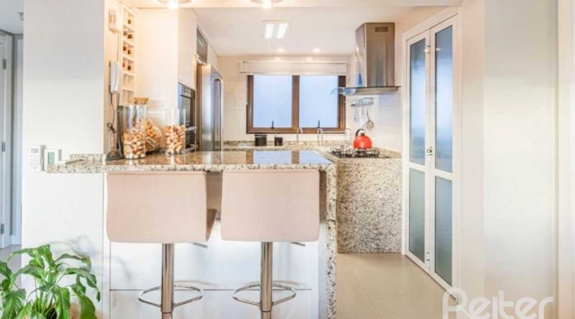 Apartamento à venda com 88m², 3 dormitórios, 1 suíte, 2 vagas, no bairro Tristeza em PORTO ALEGRE
