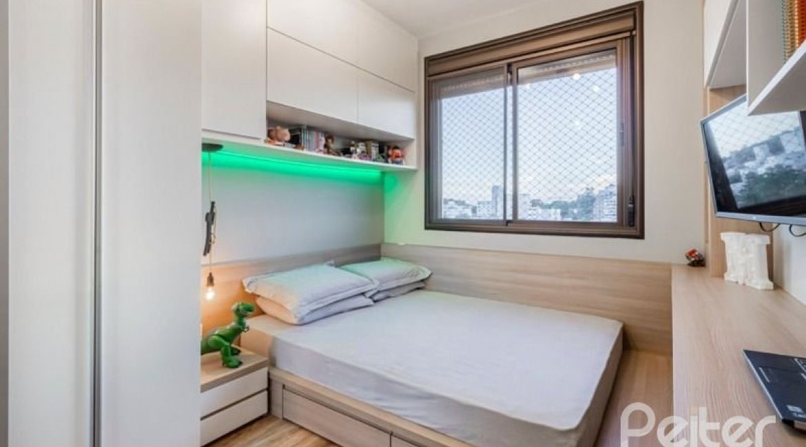 Apartamento à venda com 88m², 3 dormitórios, 1 suíte, 2 vagas, no bairro Tristeza em PORTO ALEGRE
